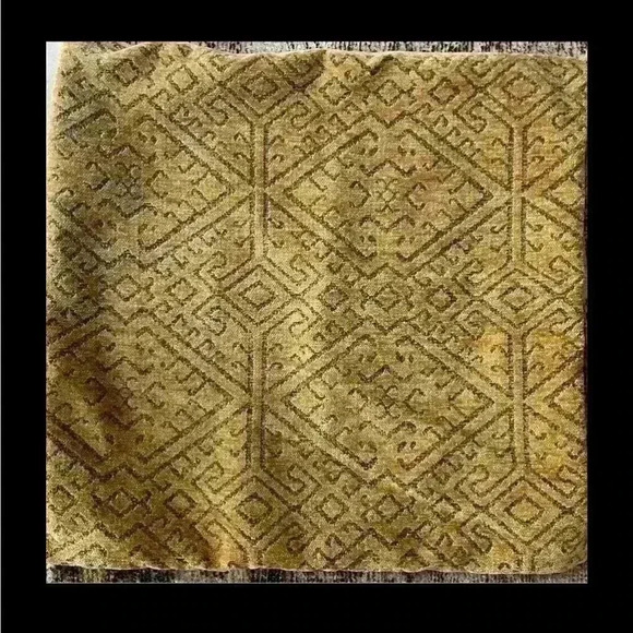 Decorative pillow covers like a gold/mustard color with grey designs - Picture 1 of 4